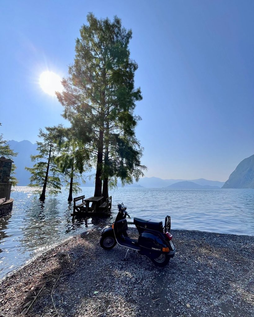 Concorso fotografico "Le tue vacanze in Vespa" - CLASSIFICA e Vincitore 3 vespa lago 2